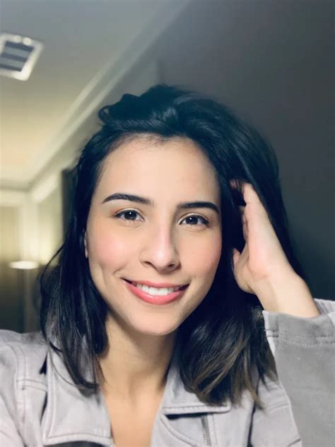 LovelyLo’s journey in the digital space not only speaks volumes about her passion but has also translated into a lucrative career. Drawing income from various streams, her estimated net worth stands at an impressive $325,000, a testament to her success as a Twitch streamer, content creator, and social media influencer.